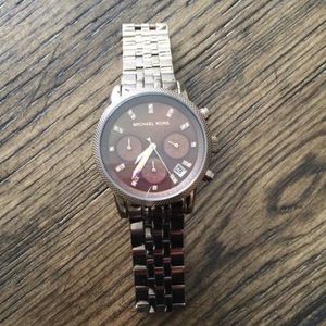Michael Kors Brown Watch (woman). Worn twice!